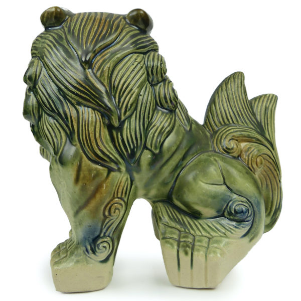 Paire de Shisa lions en porcelaine japonaise d’Okinawa Shi-Shi Période Shōwa (femelle dos)