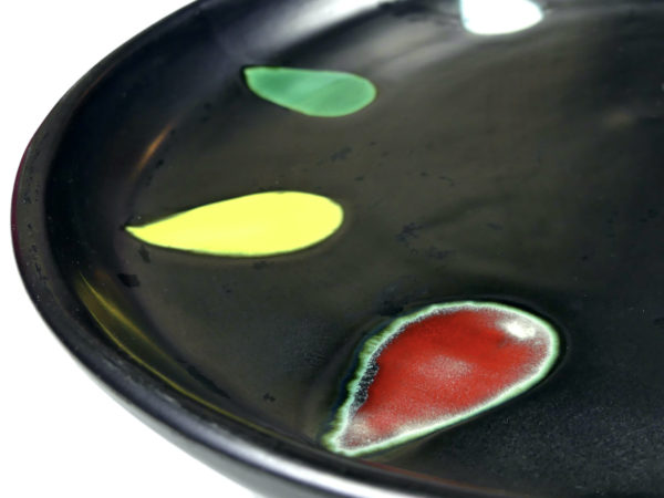 Assiette palette de peintre Vallauris Années 60 (détail)