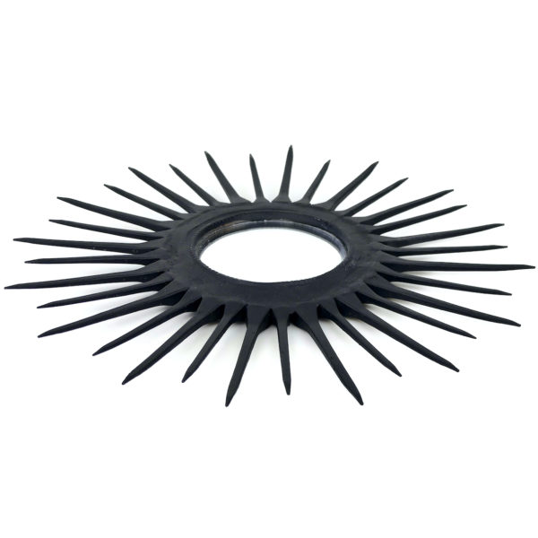 Petit miroir soleil noir œil de sorcière bombé à 32 clous à ferrer (dessous 3/4)